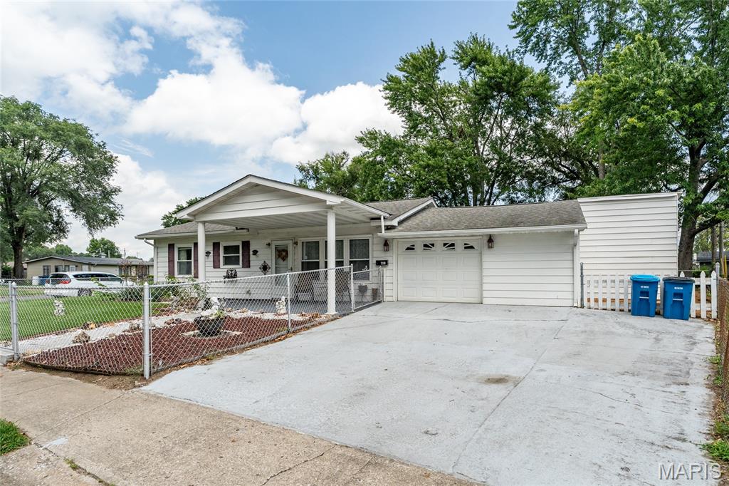 2nd image of 2200 Wilson Ave, Granite City, IL 62040 | MLS# MIS26052774