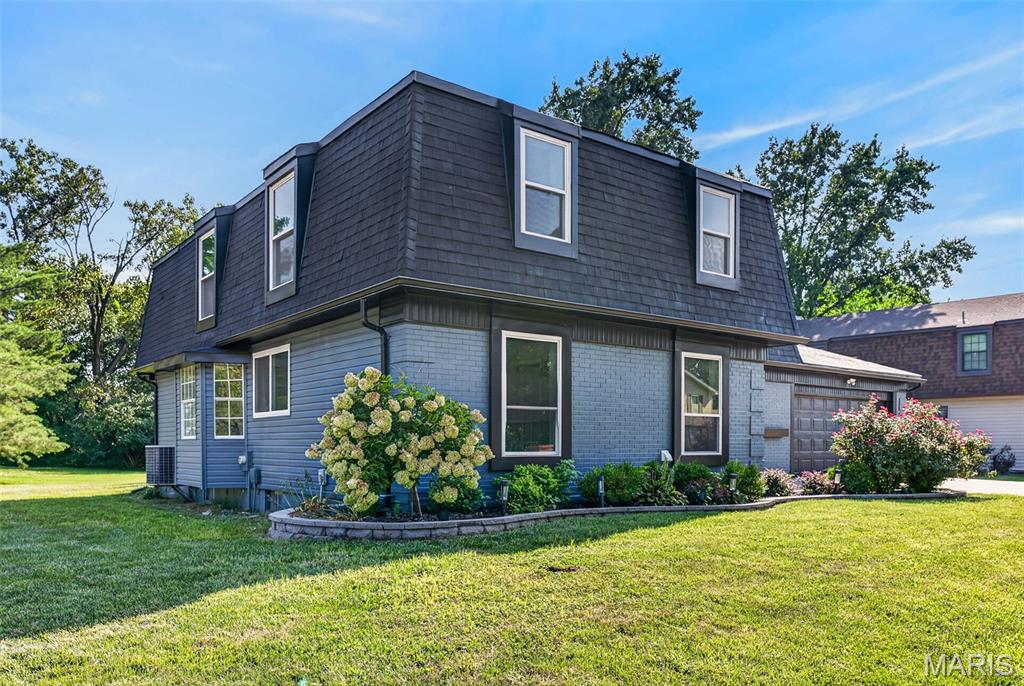 2nd image of 201 Sutters Mill Rd, Saint Peters, MO 63376 | MLS# MIS26052790