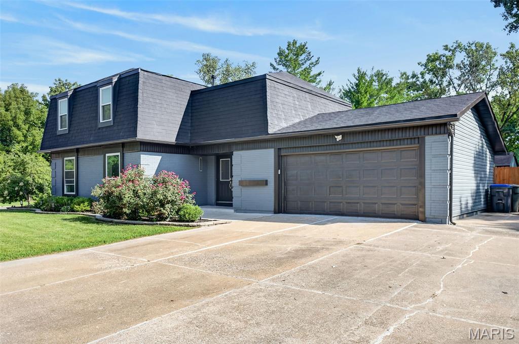 3rd image of 201 Sutters Mill Rd, Saint Peters, MO 63376 | MLS# MIS26052790