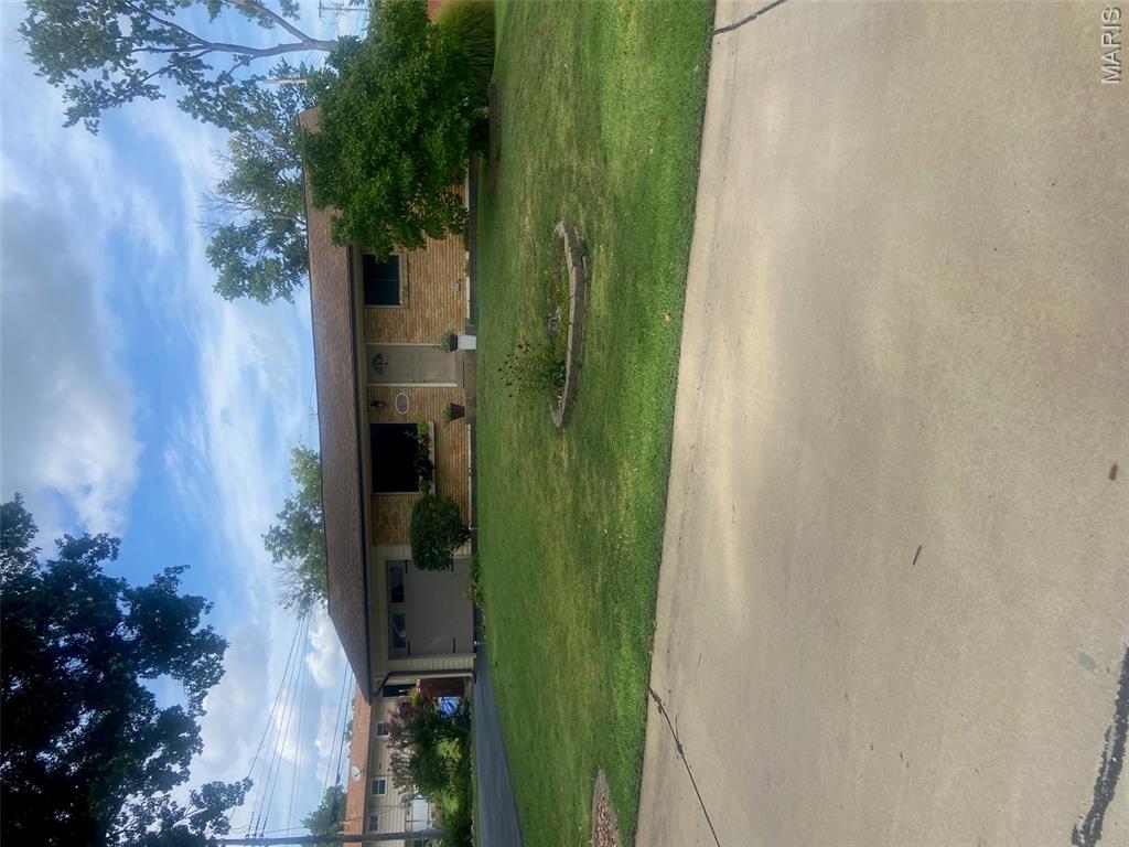 2nd image of 2002 Janiculum Dr, Fenton, MO 63026 | MLS# MIS26052792