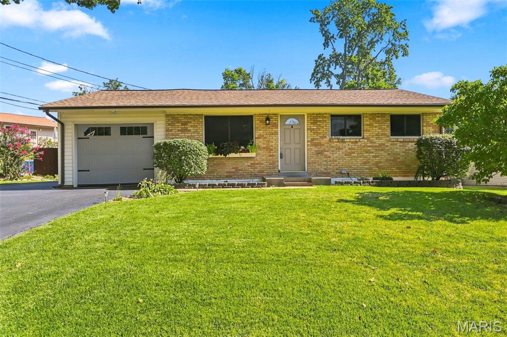 1st image of 2002 Janiculum Dr, Fenton, MO 63026 | MLS# MIS26052792