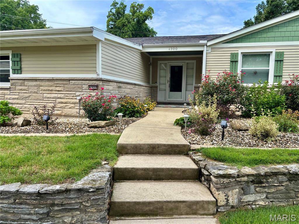 3rd image of 4900 Voltaire Dr, Godfrey, IL 62035 | MLS# MIS26052801