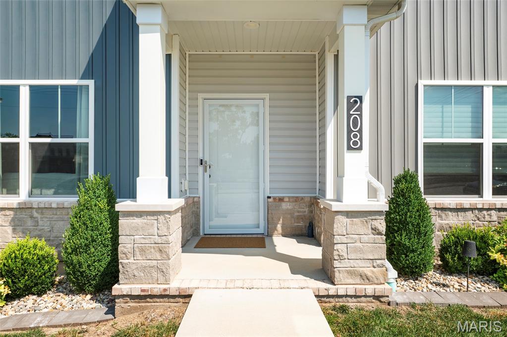 3rd image of 208 W State St, O Fallon, IL 62269 | MLS# MIS26052834