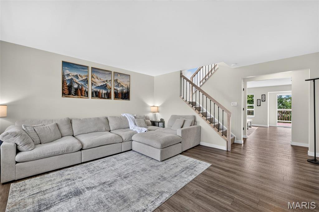 2nd image of 1339 Flintshire Ln, Lake Saint Louis, MO 63367 | MLS# MIS26052835