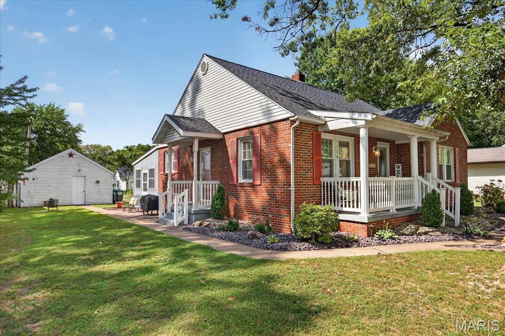 2nd image of 1530 Livingston St, Carlyle, IL 62231 | MLS# MIS26052840