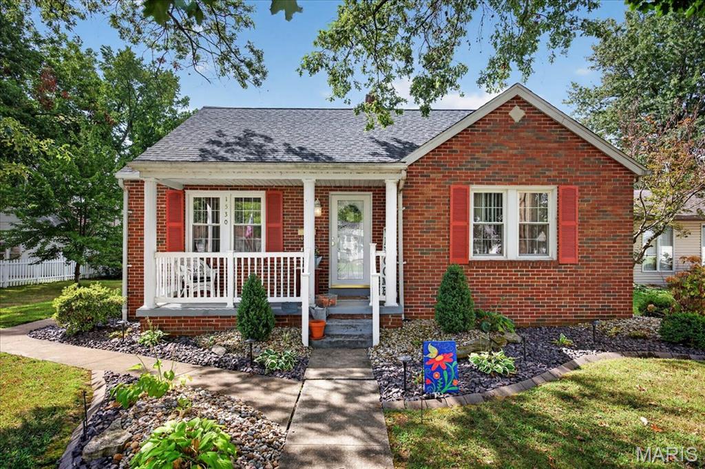 1st image of 1530 Livingston St, Carlyle, IL 62231 | MLS# MIS26052840