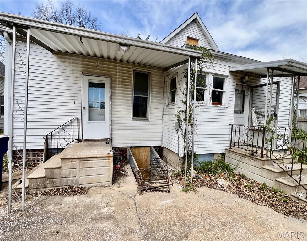 3rd image of 802 E D St, Belleville, IL 62220 | MLS# MIS26052858