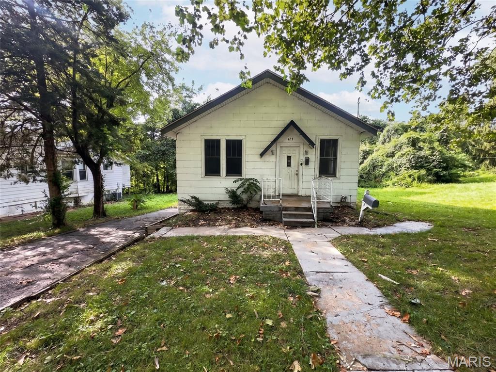 3rd image of 423 Fork Dr, St Louis, MO 63137 | MLS# MIS26052872