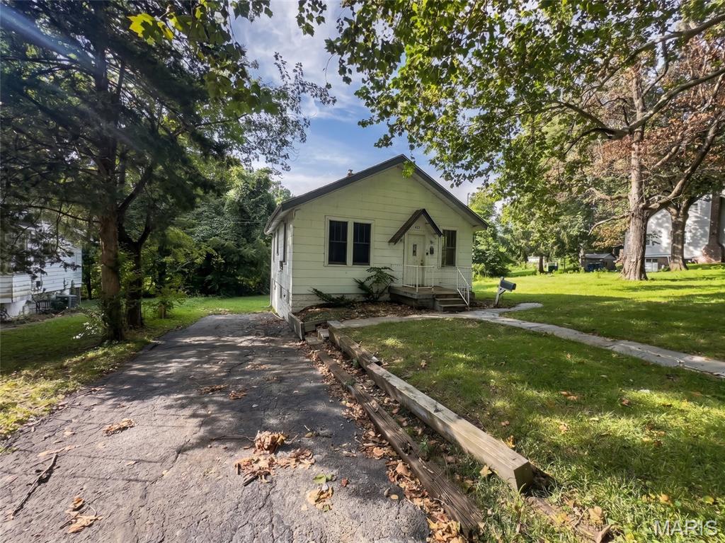 4th image of 423 Fork Dr, St Louis, MO 63137 | MLS# MIS26052872