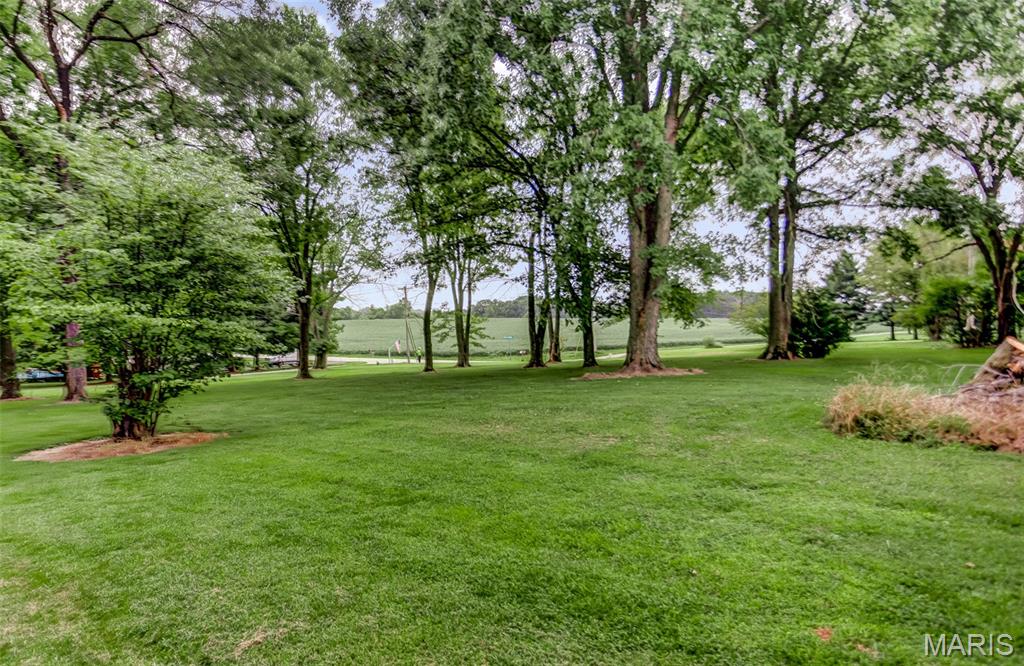 5th image of 3816 Airport Rd, Godfrey, IL 62035 | MLS# MIS26052874