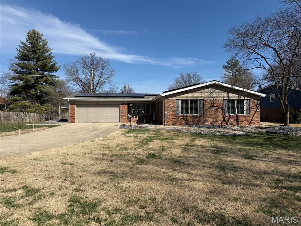 2nd image of 2304 Fontaine Dr, Alton, IL 62002 | MLS# MIS26052884