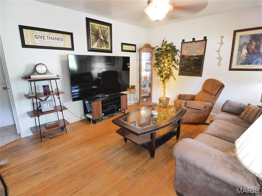 2nd image of 2020 Yaqui Dr, Florissant, MO 63031 | MLS# MIS26052893
