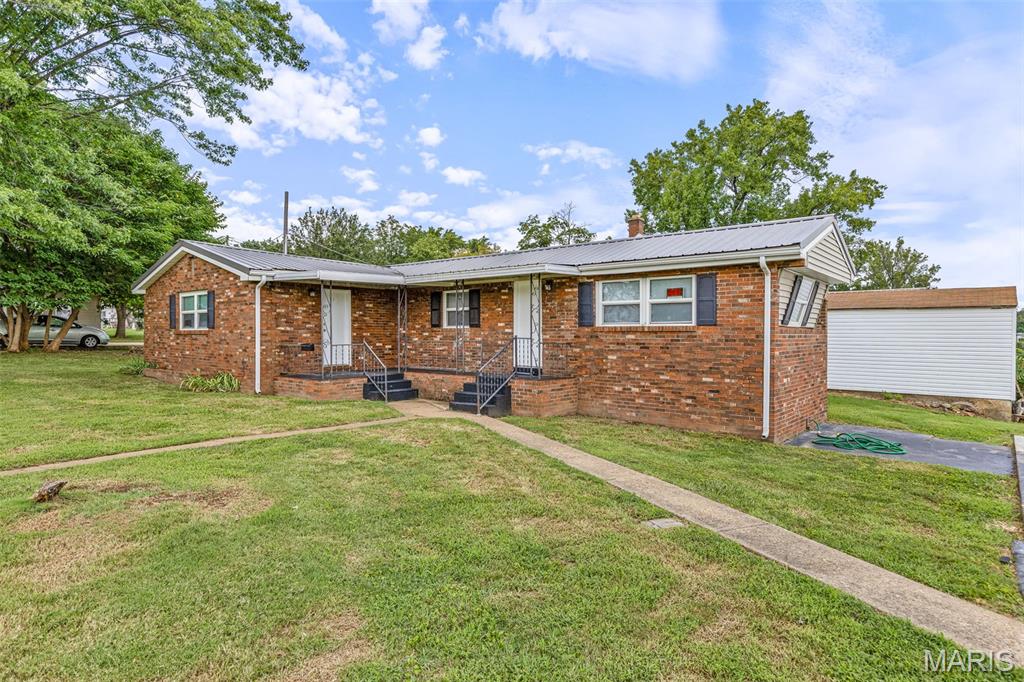2nd image of 301 9th St, Park Hills, MO 63601 | MLS# MIS26052917