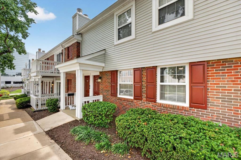 2nd image of 8816 Eager Rd, Saint Louis, MO 63144 | MLS# MIS26052944