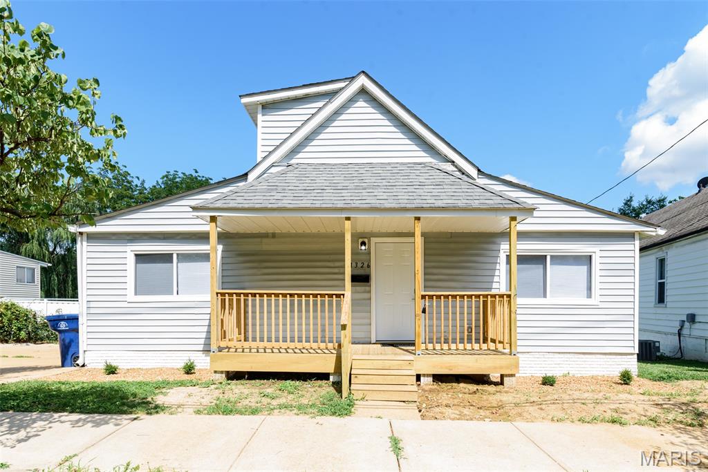 1st image of 1326 Graham St, Saint Louis, MO 63139 | MLS# MIS26052983