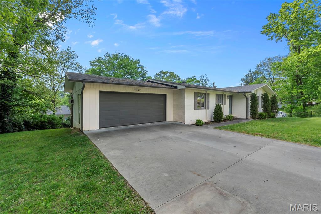 3rd image of 1107 S Shawnee Blvd, Jackson, MO 63755 | MLS# MIS26052995