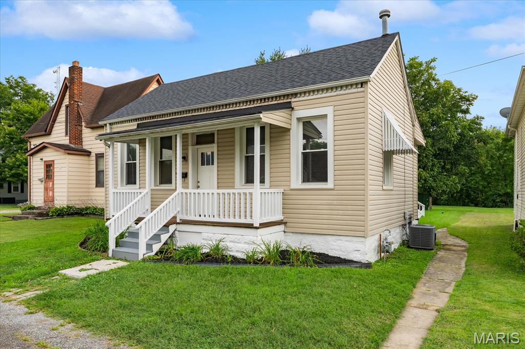 2nd image of 120 E Iowa St, Trenton, IL 62293 | MLS# MIS26053036