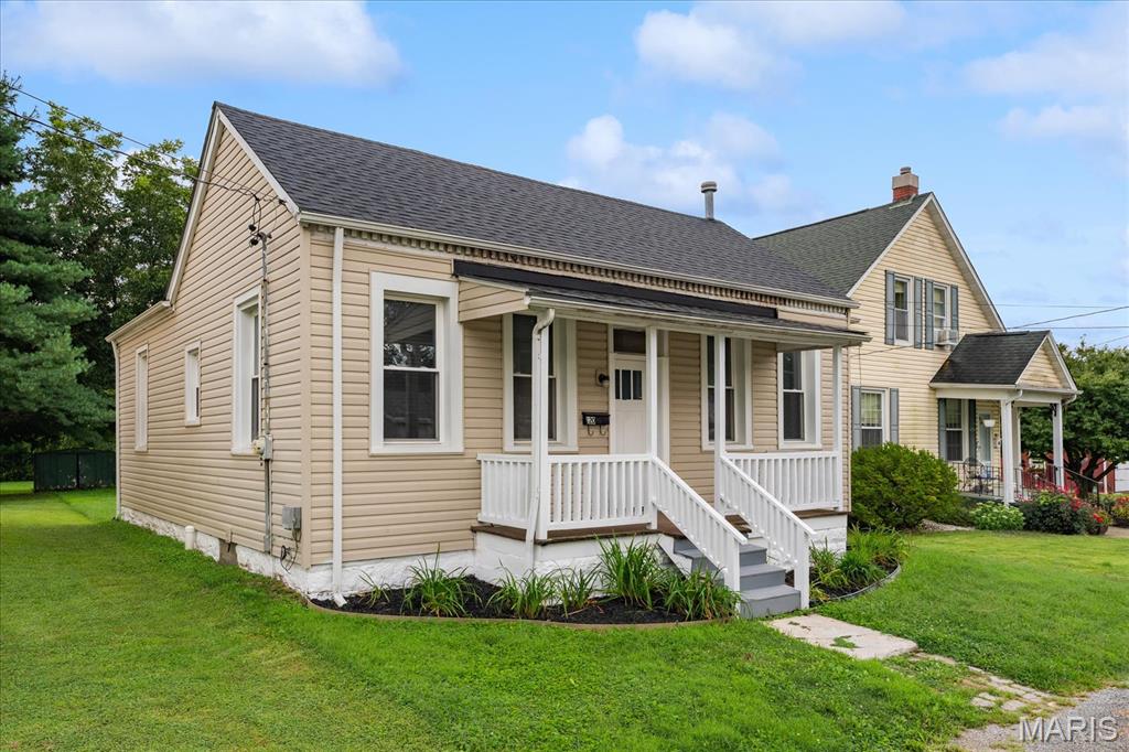 3rd image of 120 E Iowa St, Trenton, IL 62293 | MLS# MIS26053036