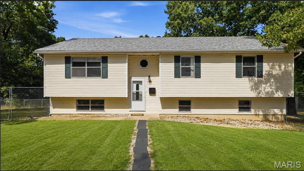 1st image of 24370 Trolley Ln, Saint Robert, MO 65584 | MLS# MIS26053039