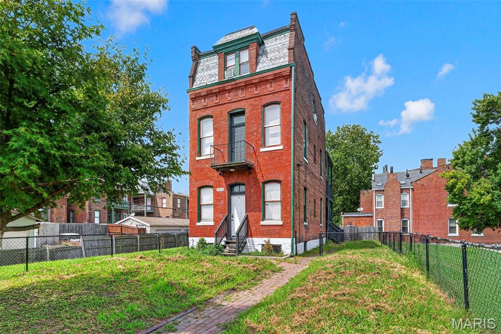 1st image of 2209 Shenandoah Ave, Saint Louis, MO 63104 | MLS# MIS26053055
