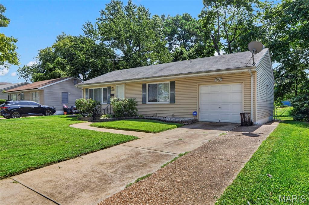 2nd image of 9242 Leamont Dr, Saint Louis, MO 63136 | MLS# MIS26053094