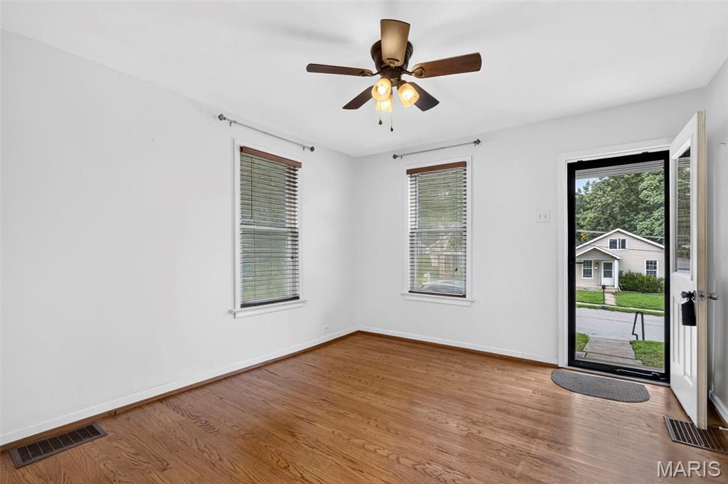 4th image of 1128 Hall St, Saint Charles, MO 63301 | MLS# MIS26053185