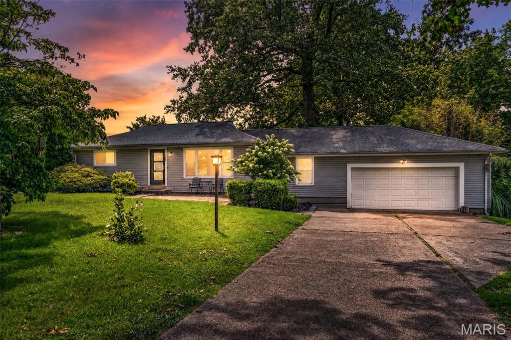 1st image of 127 Applegate Ln, Ballwin, MO 63011 | MLS# MIS26053239
