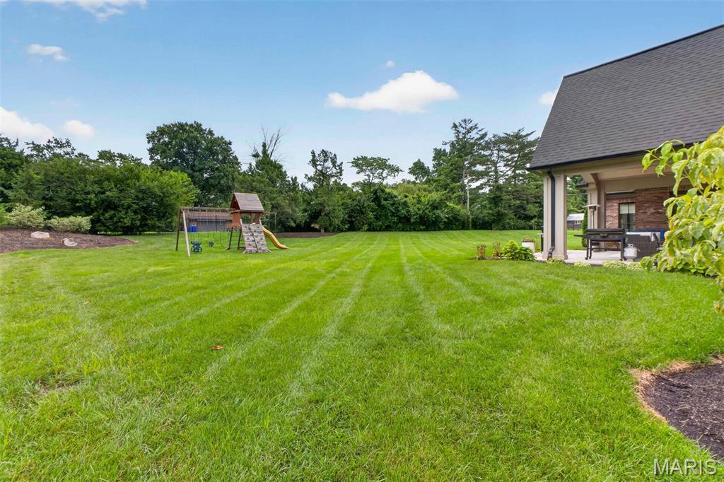 52nd image of 3032 Fallbrook Dr, Frontenac, MO 63131 | MLS# MIS26053257