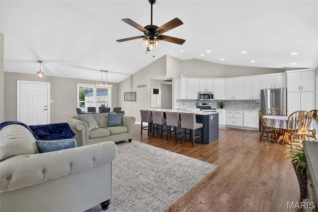 4th image of 1420 Prospect Lakes Dr, Wentzville, MO 63385 | MLS# MIS26053278