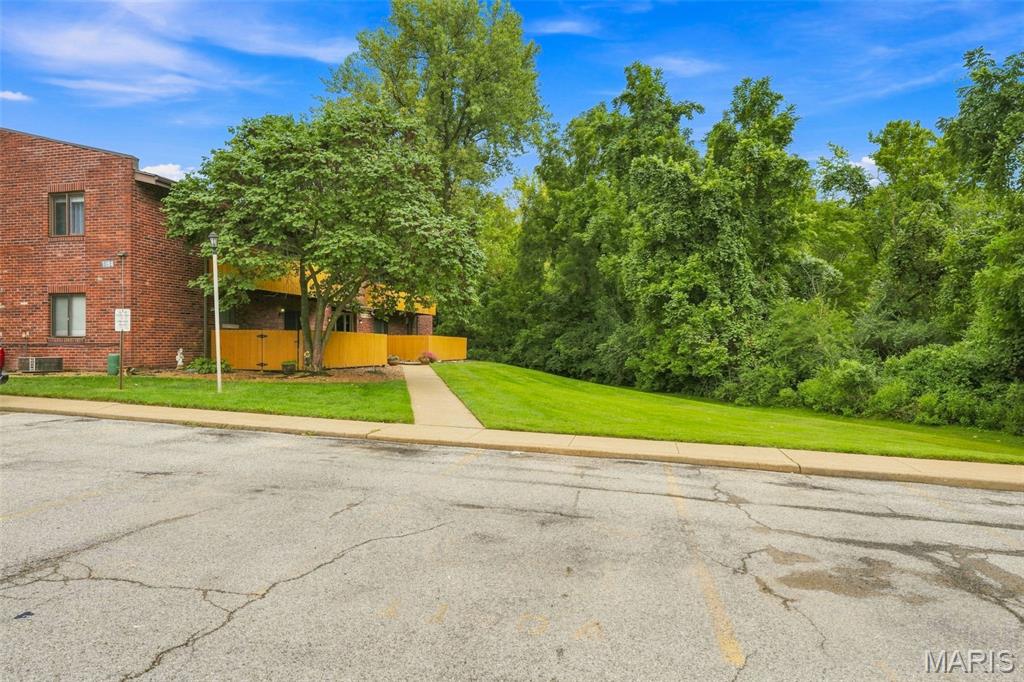 2nd image of 1190 Calley Dr, Saint Louis, MO 63125