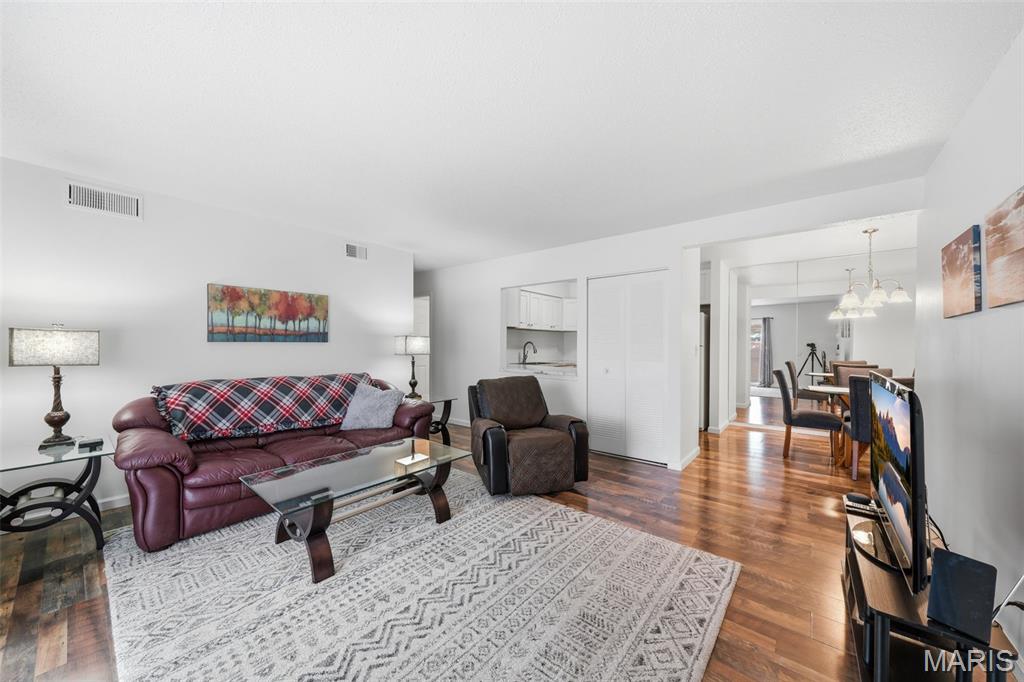 2nd image of 1190 Calley Dr #A, Saint Louis, MO 63125 | MLS# MIS26053288