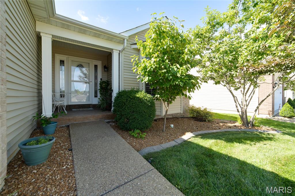 2nd image of 755 Ostrich Dr, Lake Saint Louis, MO 63367 | MLS# MIS26053313