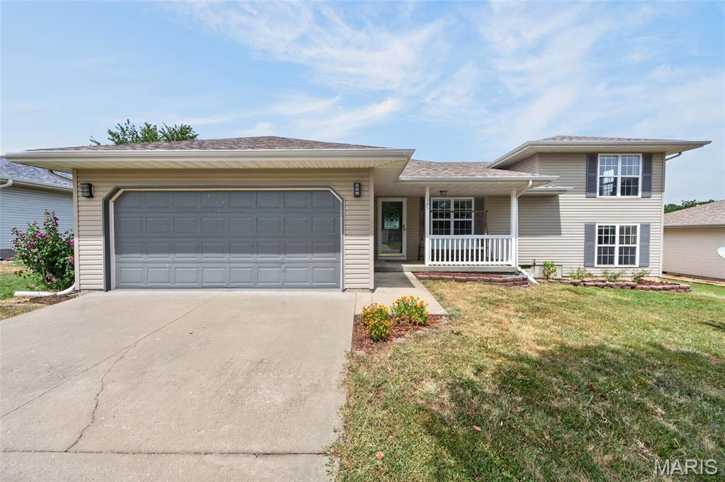 1st image of 1325 Nathaniel Dr, Lebanon, MO 65536 | MLS# MIS26053318