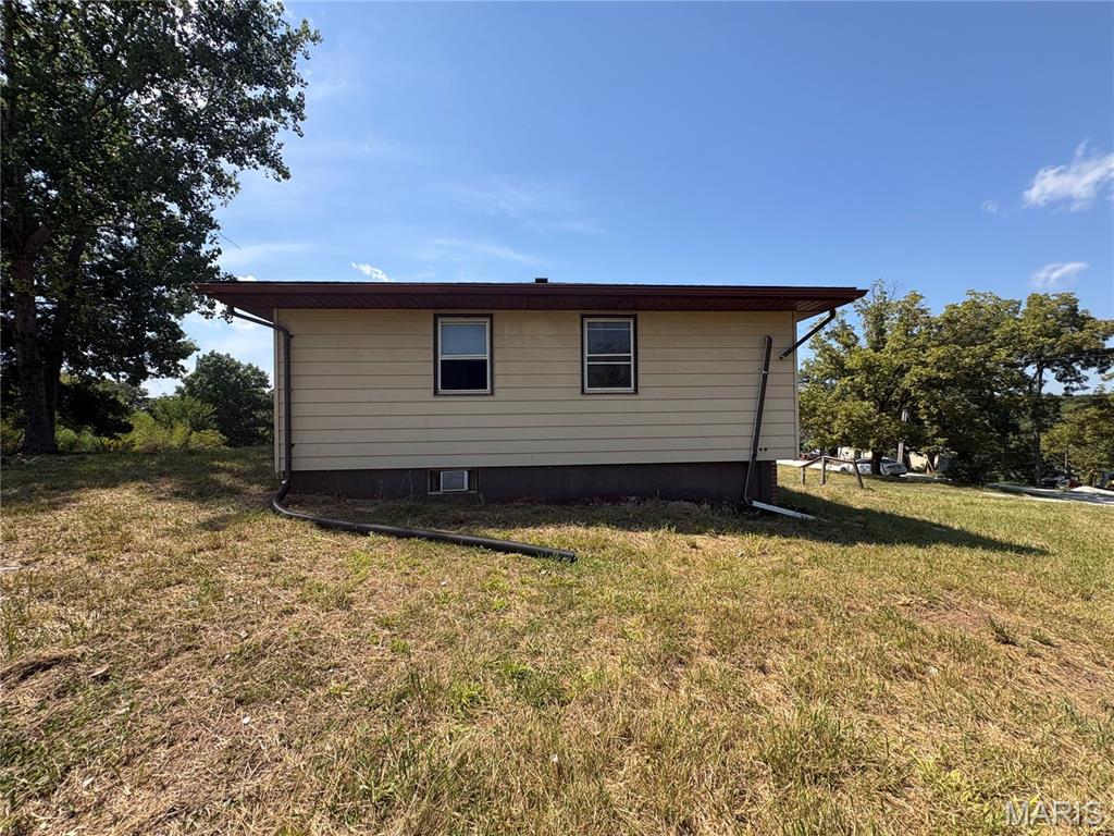 Photo 4 of Single family home for sale at 1310 Private Rd 1337, Moberly, MO 65270 | MLS# MIS26053325 | Listing updated on 2026-09-04