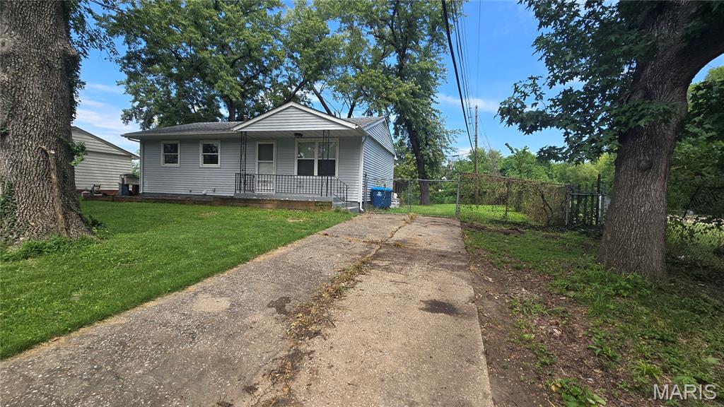 27th image of 4265 Marigold Dr, Granite City, IL 62040 | MLS# MIS26053356