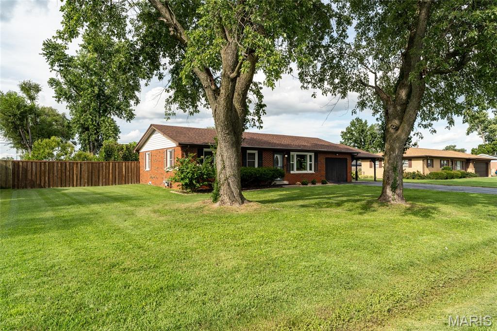 4th image of 3705 Ruth Dr, Granite City, IL 62040 | MLS# MIS26053391