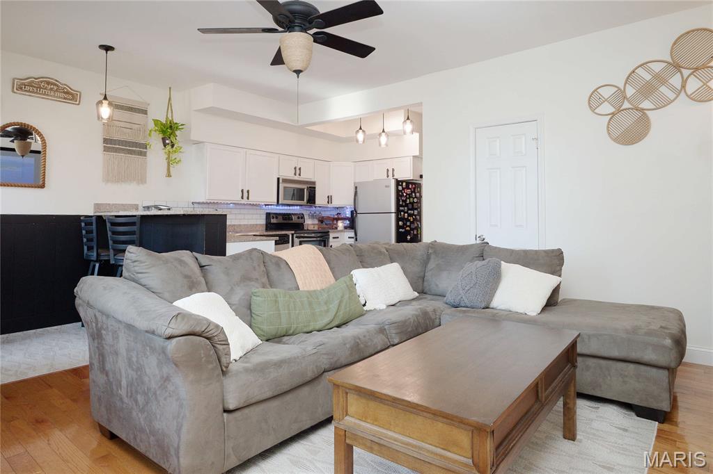 3rd image of 915 Allen Ave, St. Louis, MO 63104