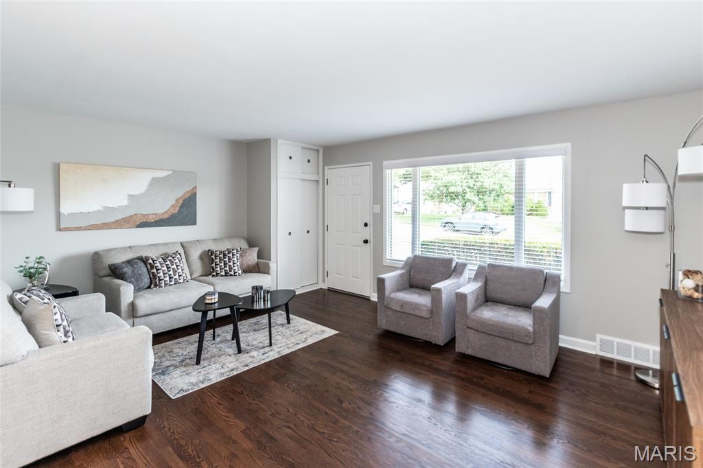2nd image of 4510 Tomahawk Dr, Saint Louis, MO 63123 | MLS# MIS26053485