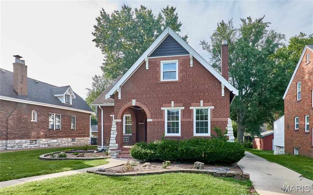 4th image of 2900 Clearview Dr, Saint Louis, MO 63121 | MLS# MIS26053525