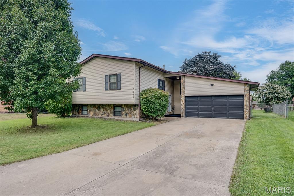 1st image of 2005 Maple Tree Ln, East Saint Louis, IL 62206 | MLS# MIS26053568