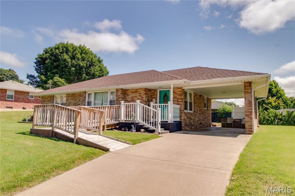 2nd image of 201 Longfellow Ave, Alton, IL 62002 | MLS# MIS26053606