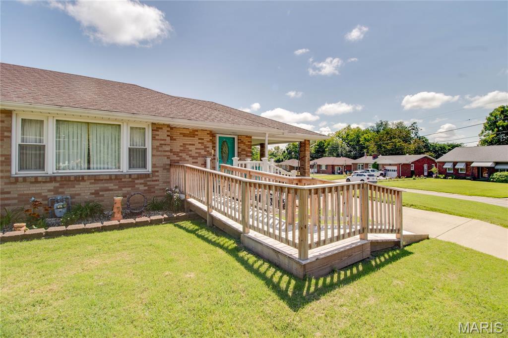 5th image of 201 Longfellow Ave, Alton, IL 62002 | MLS# MIS26053606