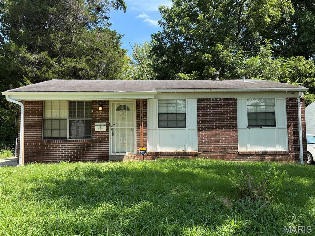 2nd image of 10414 Royal Dr, Saint Louis, MO 63136 | MLS# MIS26053645