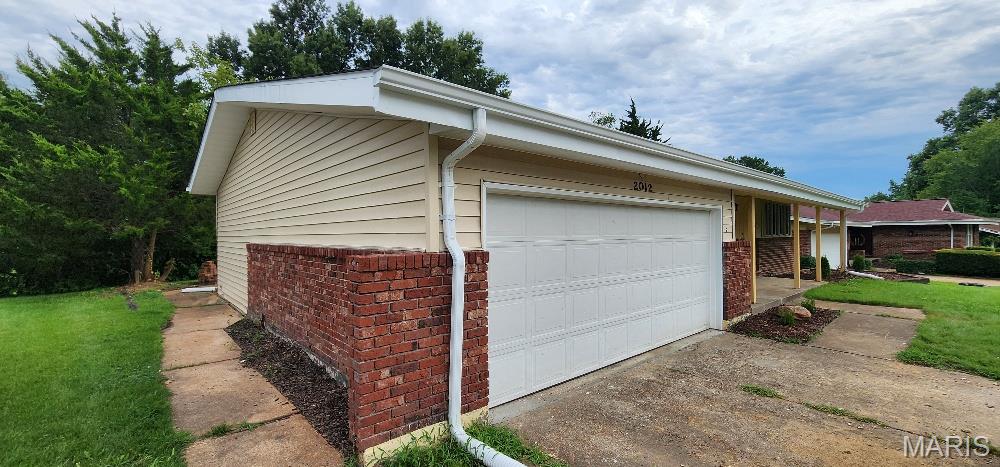 37th image of 2012 Ottkamp Dr, Saint Louis, MO 63136 | MLS# MIS26053649