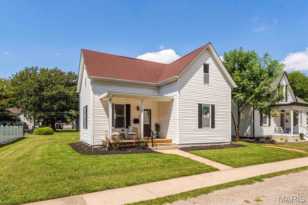 3rd image of 108 S Vine St, Freeburg, IL 62243 | MLS# MIS26053687