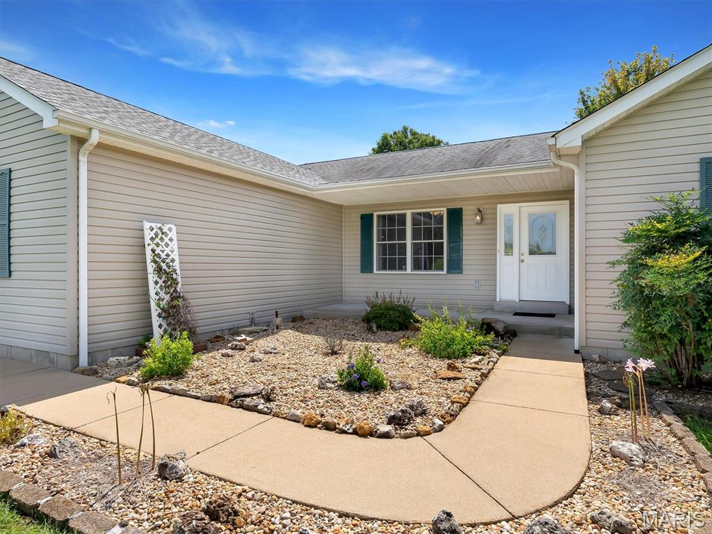 4th image of 114 E Ledge Rock Dr, De Soto, MO 63020 | MLS# MIS26053749