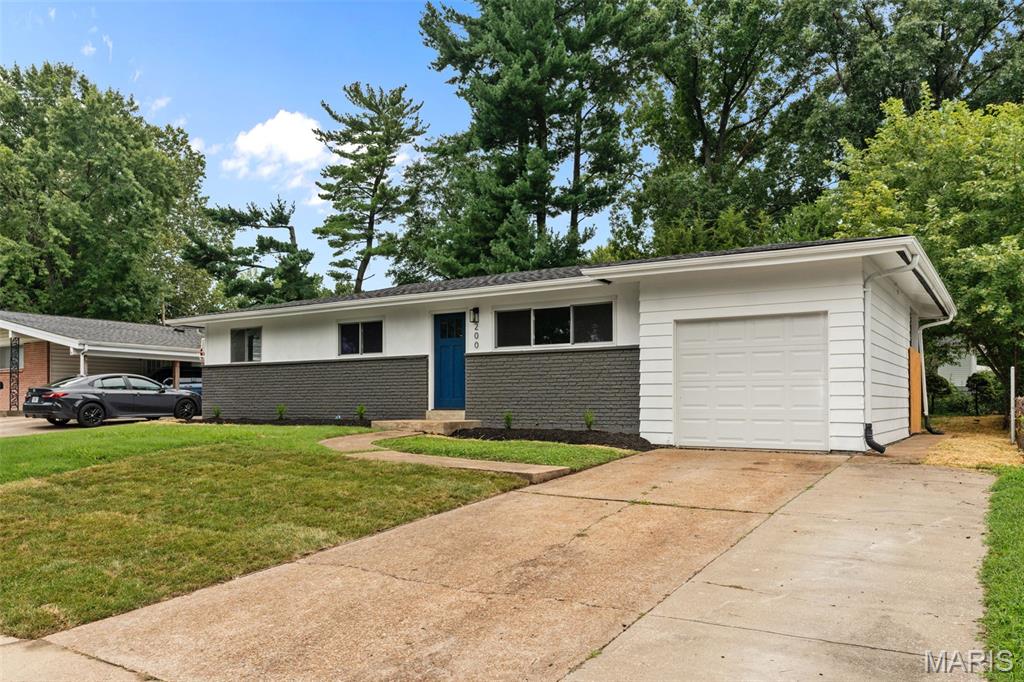 2nd image of 200 Francisca Dr, Florissant, MO 63031 | MLS# MIS26053751