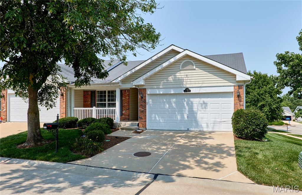 2nd image of 10201 Carlton Pl Ct, Saint Louis, MO 63123 | MLS# MIS26053766