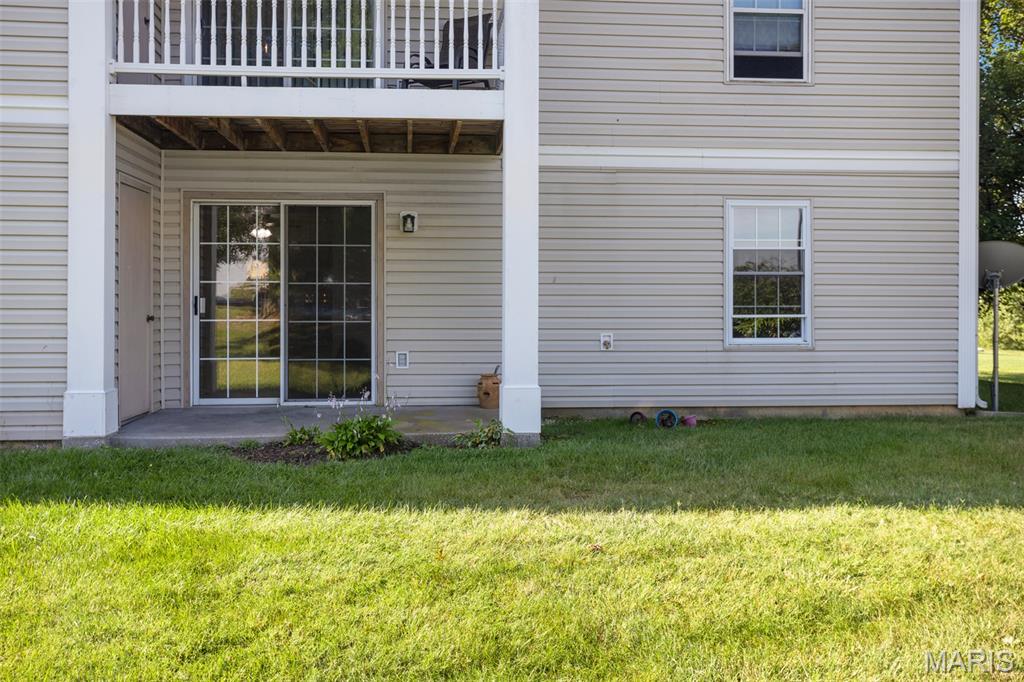 2nd image of 4233 Heritage Woods Dr, St Louis, MO 63129