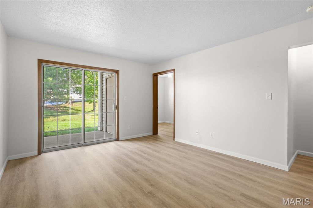 5th image of 4233 Heritage Woods Dr, St. Louis, MO 63129